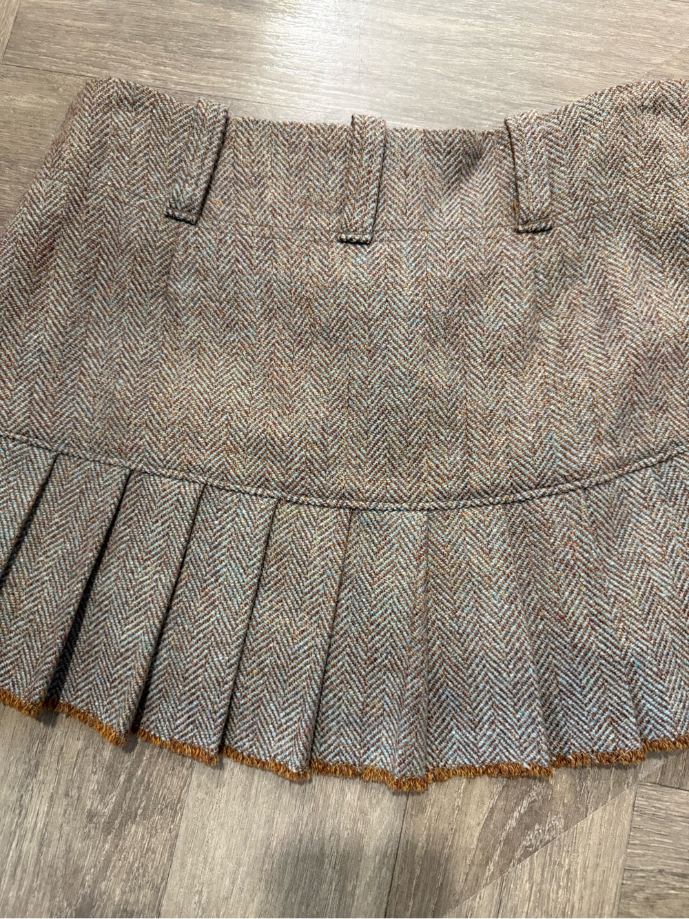 Vintage Y2K Abercrombie & Fitch Pleated Tweed Wool and Silk Mini Skirt - Picture 4 of 7
